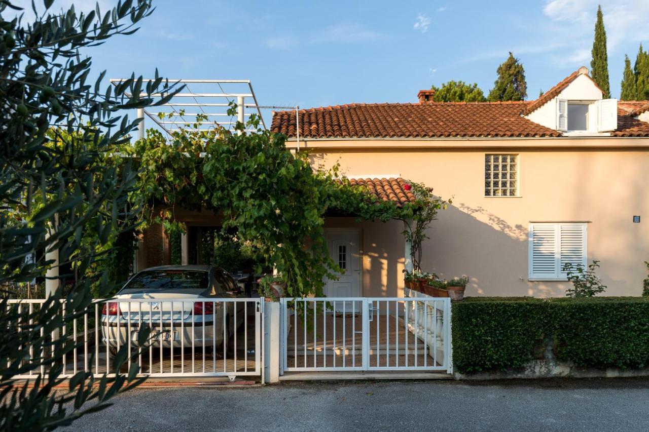 Apartament Zora *