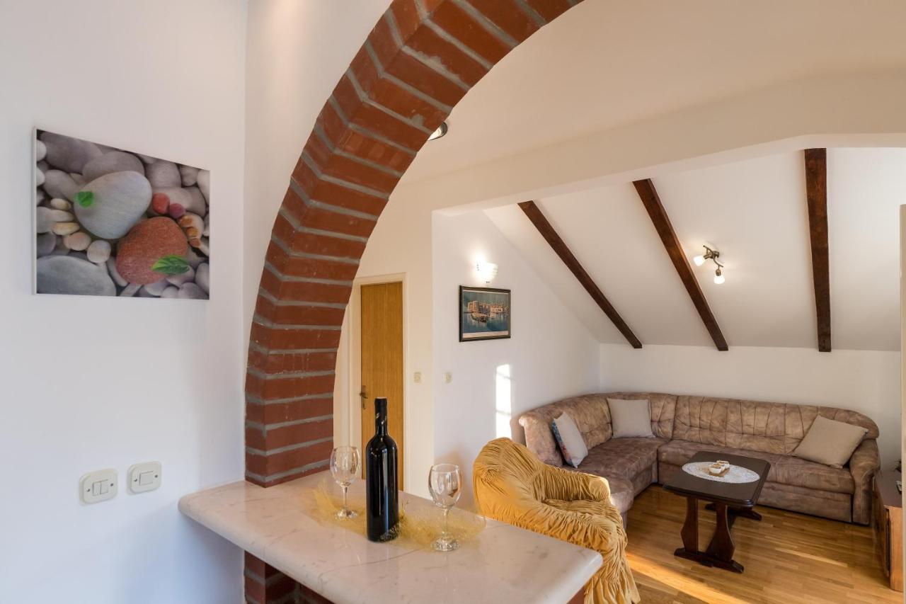 Apartment Zora *